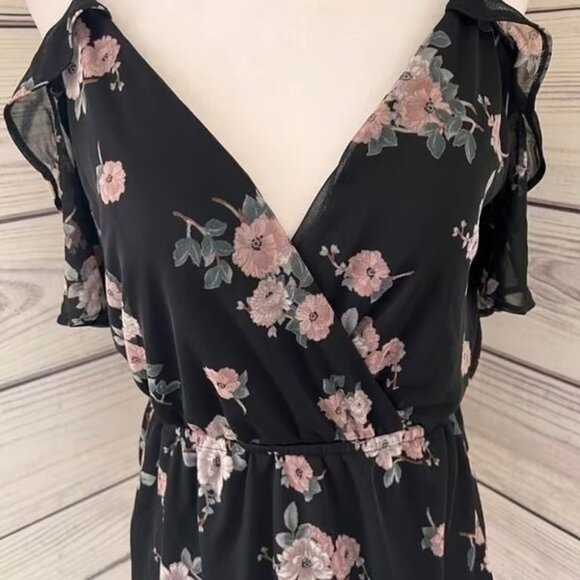 Express Black & Pink Floral Open Back Cold Shoulder V Neck Top - Picture 2 of 4